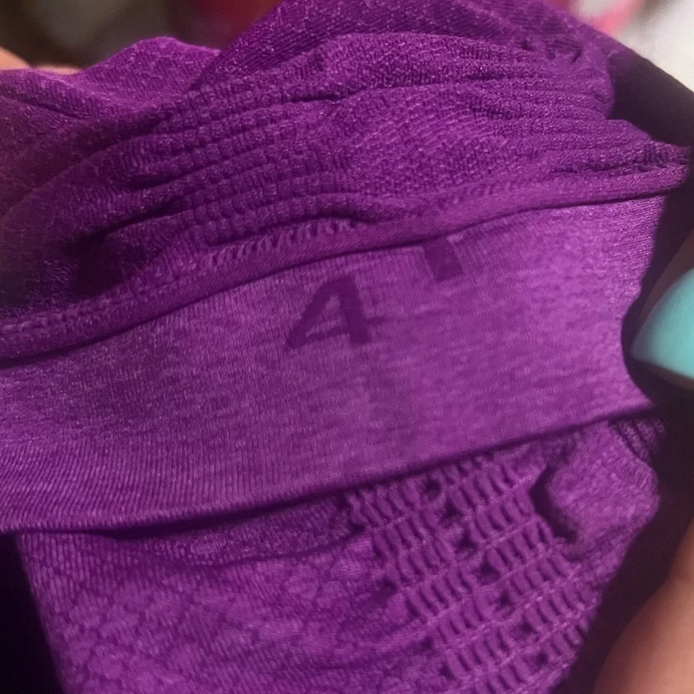 LULULEMON ATHLETICA Women’s Purple Capri Leggings